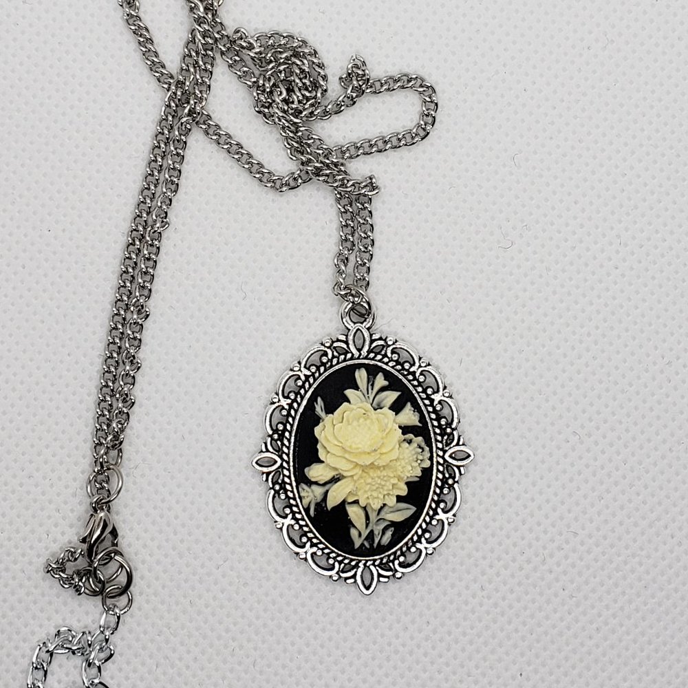 Flower Cameo
